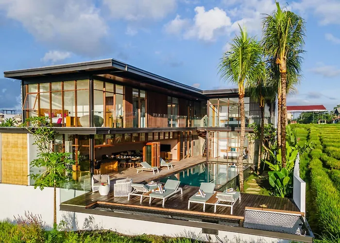 Stunning 6 Bedroom Villa With Breathtaking Scenery
