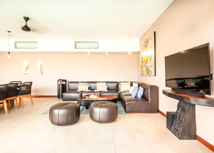 Stunning 6 Bedroom Villa With Breathtaking Scenery *