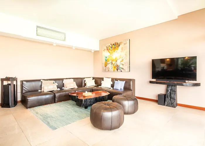 Stunning 6 Bedroom Villa With Breathtaking Scenery ヴィラ チャングー